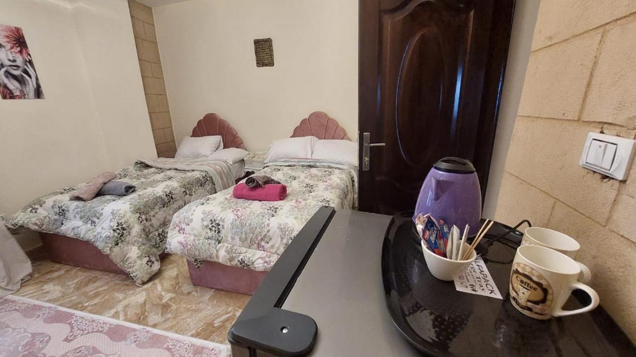 King Of The Pyramids Apartment